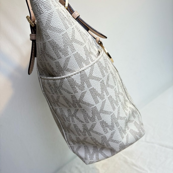 🤍 Michael Kors Cream and Tan Tote Bag - Picture 7 of 16